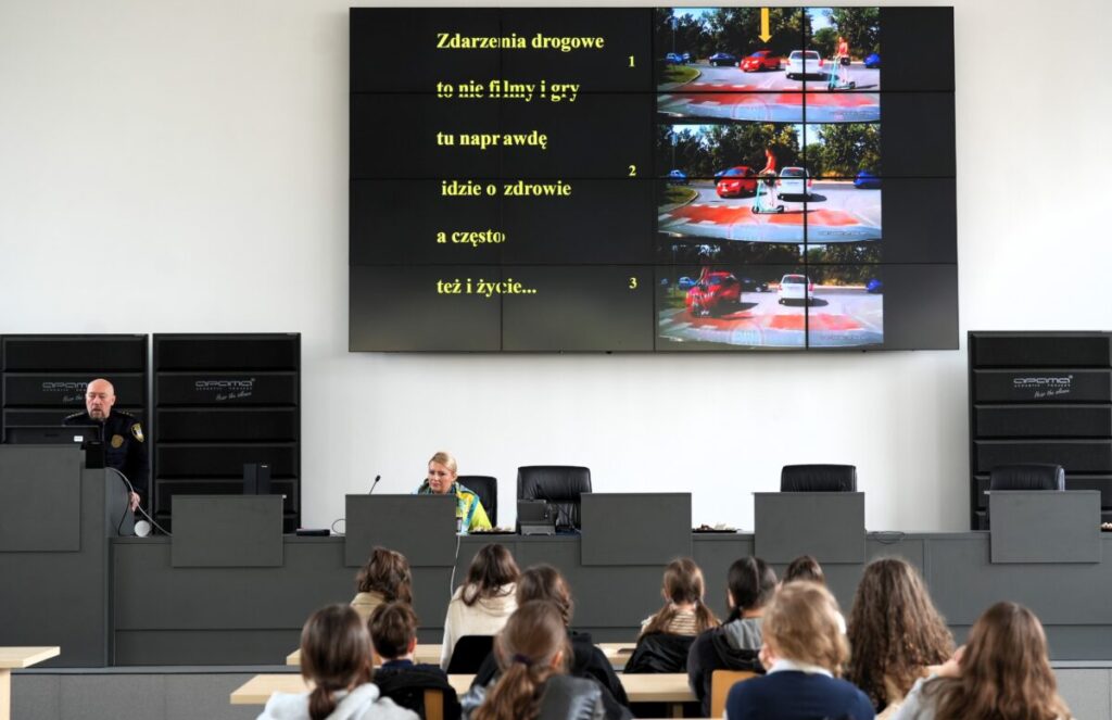 Japping ,,Bezpieczna Sigma" - ciekawe wykłady W KMP o cyberbezpieczeństwie, hejcie, elektrycznych hulajnogach i przemocy... 14