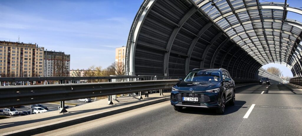 Europejskie korzenie zobowiązują. Test MG ZS Hybrid+ 22