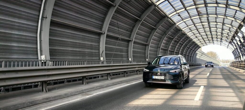 Europejskie korzenie zobowiązują. Test MG ZS Hybrid+ 19