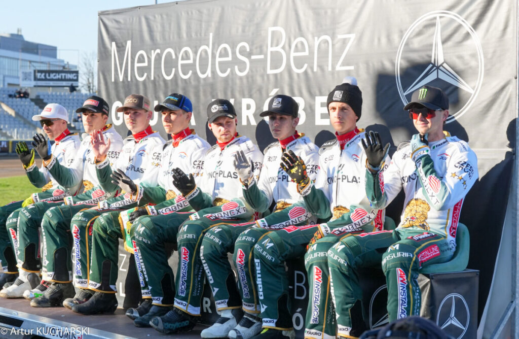 Włókniarz – Motor 26:64. Fatalnie na torze, średnio na trybunach jak na pierwszy mecz... 10