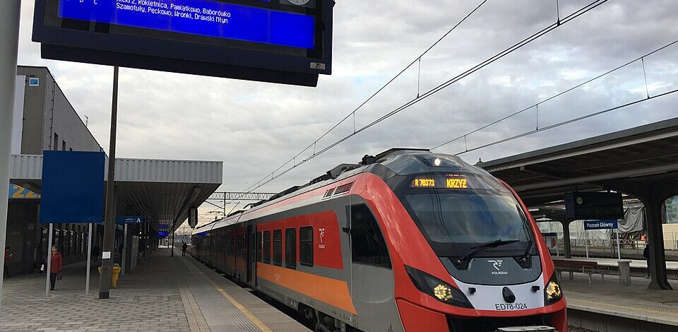 Nowość dla podróżnych! Bilety POLREGIO bezpośrednio w aplikacji Jakdojade.