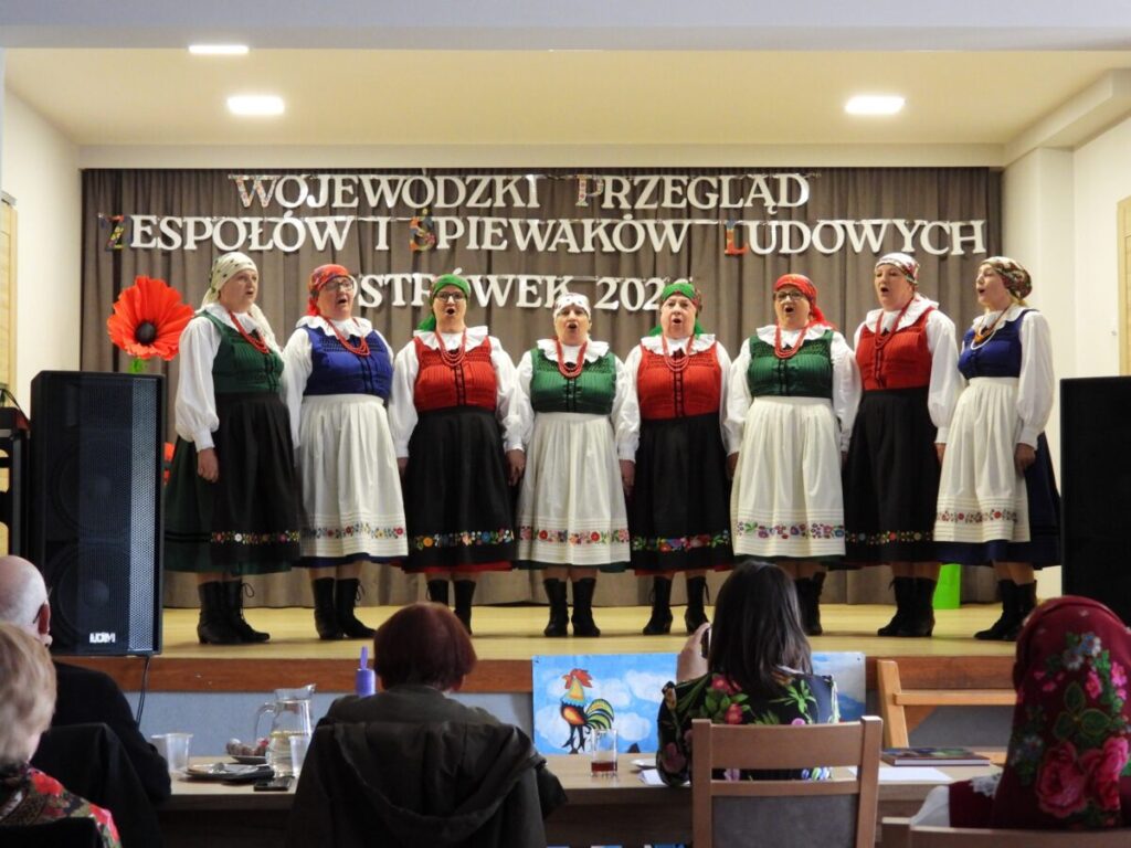 Wojewódzki Przegląd Zespołów i Śpiewaków Ludowych 4