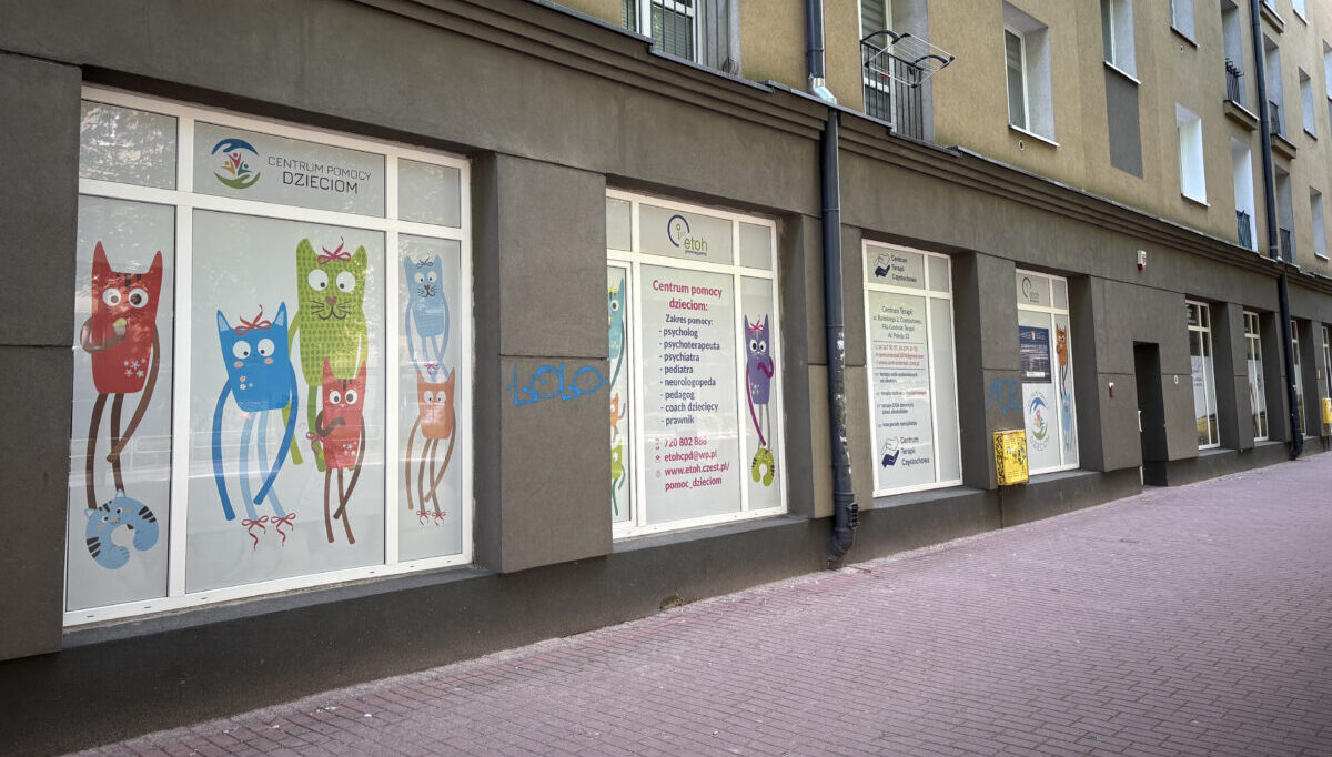Dziecko w cieniu konfliktu dorosłych – psychologiczne i prawne konsekwencje sporów rodzicielskich omawia Dawid Sztajner psycholog, koordynator Centrum Pomocy Dzieciom 7