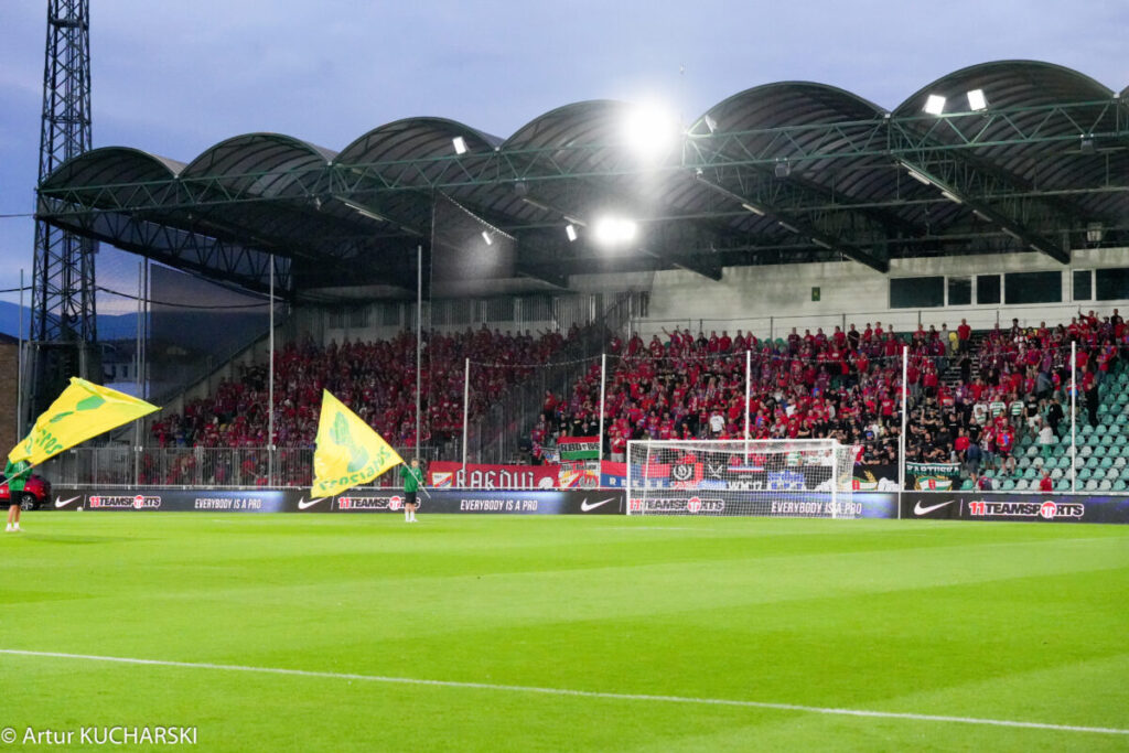 Sezon 2025/26 na kibicowskim szlaku w wykonaniu fanów Rakowa 12