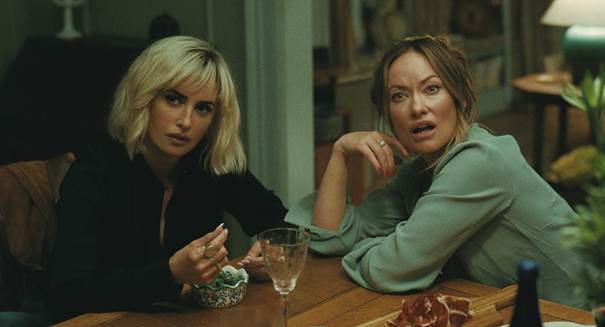 Esther Perel za kulisami „Zaproszenia”. Najsłynniejsza terapeutka par pomagała twórcom nowego filmu Olivii Wilde. 1