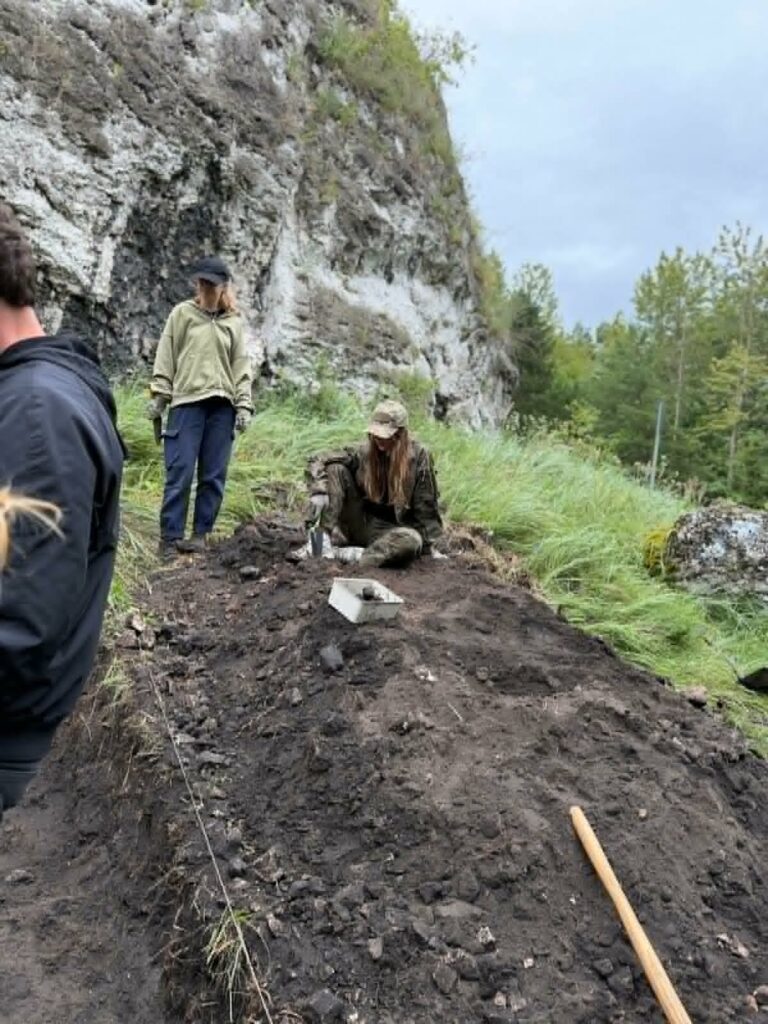 Archeolodzy odkrywają tajemnice Przewodziszowic. Pierwsze takie wykopaliska w historii! 8