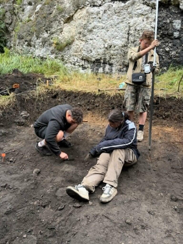 Archeolodzy odkrywają tajemnice Przewodziszowic. Pierwsze takie wykopaliska w historii! 6