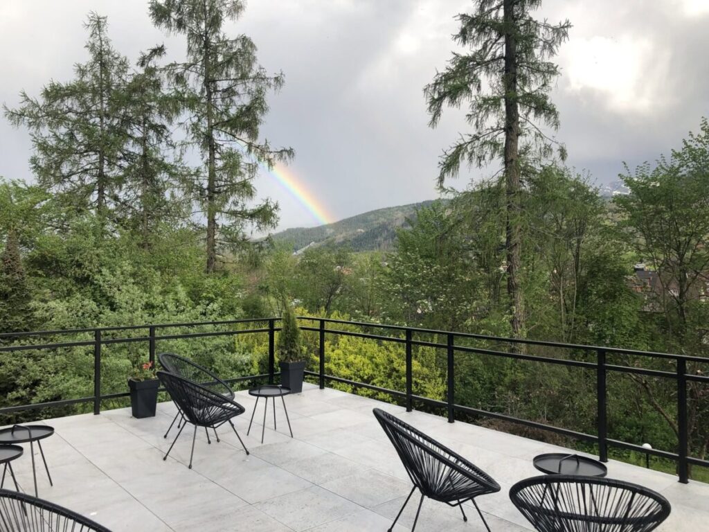Wyjątkowe koncerty na letniej scenie B&B Art House Szymaszkowa 1 w Zakopanem 2