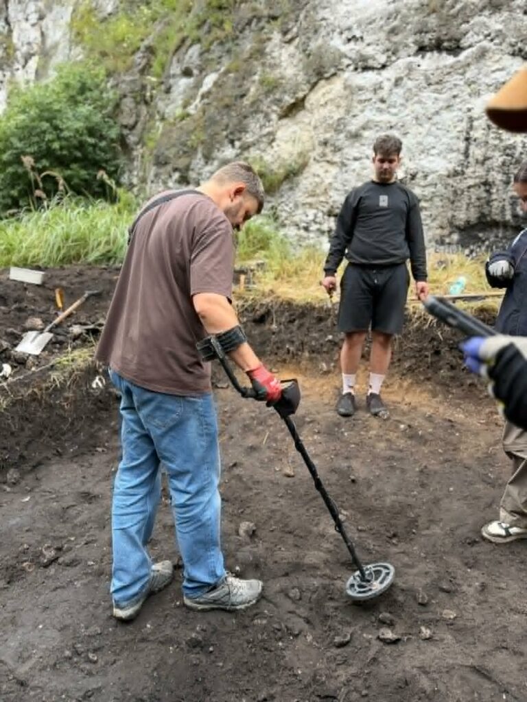 Archeolodzy odkrywają tajemnice Przewodziszowic. Pierwsze takie wykopaliska w historii! 7