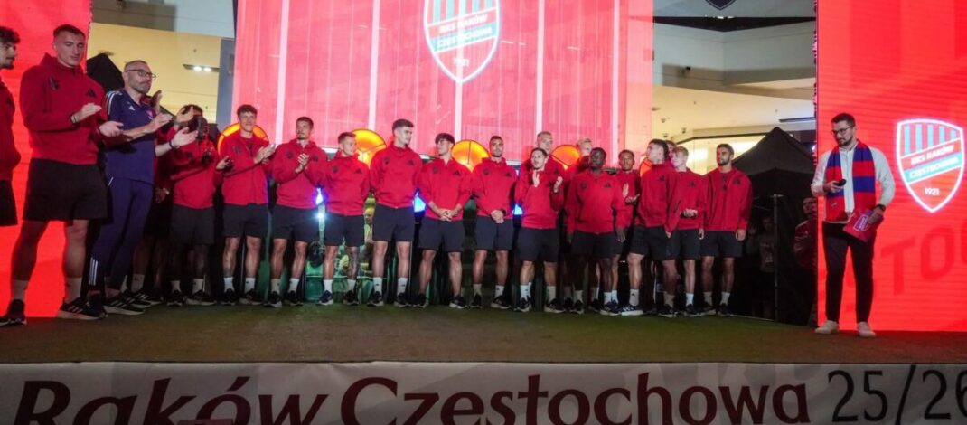 Raków zaprezentuje drużynę w Galerii Jurajskiej. Będą autografy, konkursy i spotkanie z piłkarzami  
