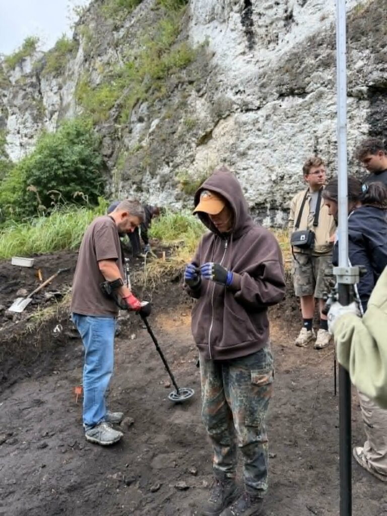 Archeolodzy odkrywają tajemnice Przewodziszowic. Pierwsze takie wykopaliska w historii! 5