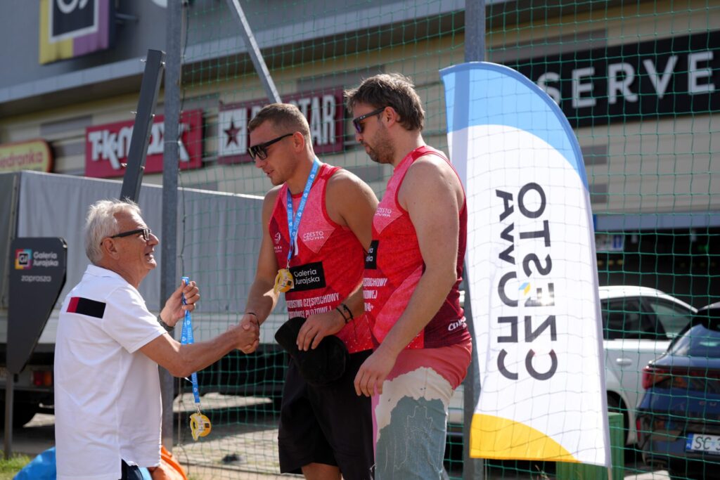 Oldboye walczyli o mistrzostwo Częstochowy w siatkówce plażowej 7