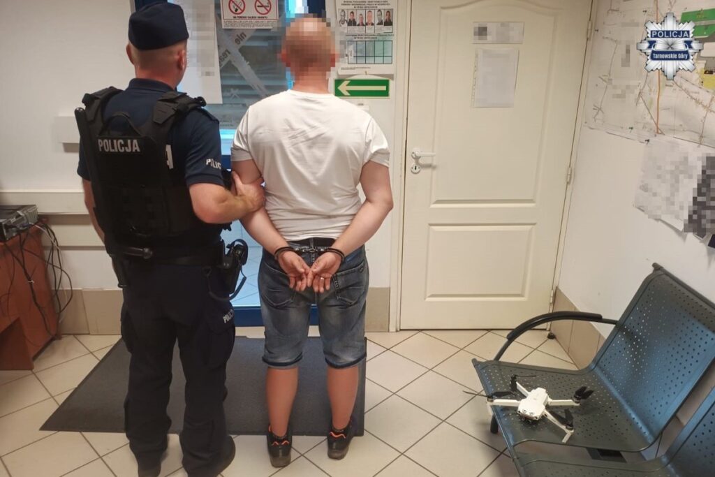 Nielegalnie latał dronem w pobliżu lotniska w Pyrzowicach. Interweniowała policja 3