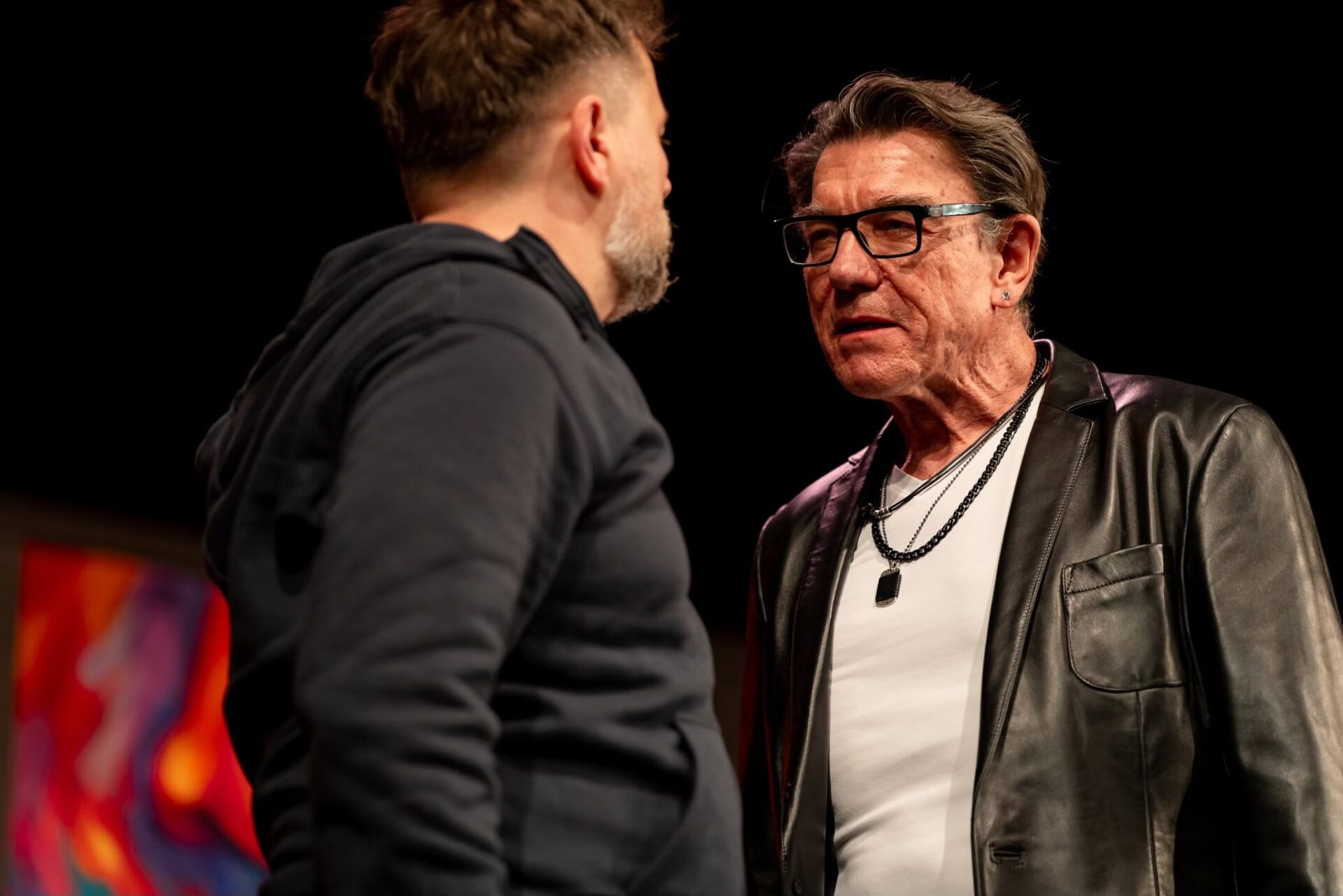 Błyskotliwa komedia „Najdroższy” już 11 października na scenie Filharmonii Częstochowskiej. Mamy podwójne zaproszenie [KONKURS]