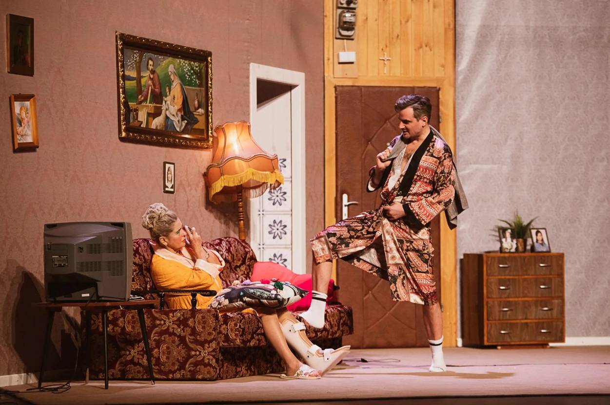 Teatralny hit "Berek, czyli upiór w moherze" wraca na scenę Filharmonii Częstochowskiej. Mamy podwójne zaproszenie [KONKURS] 1