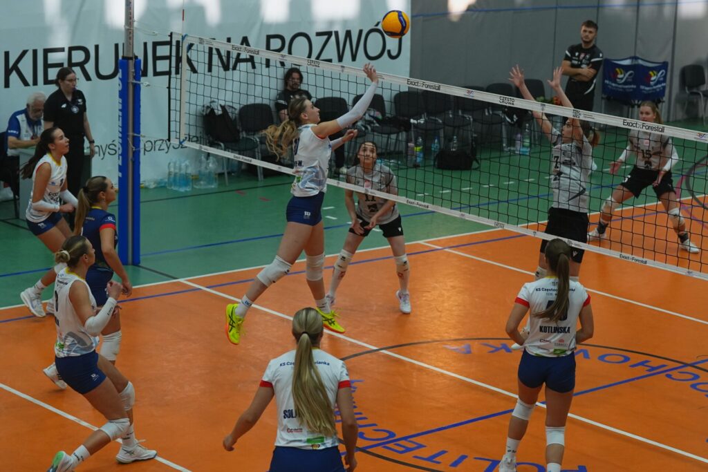 Częstochowa vs Pajęczno. Pojedynek niepokonanych siatkarek! 7