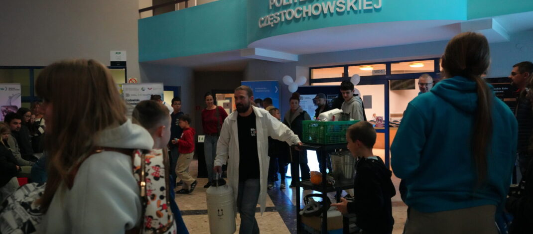 Ekologiczne ABC. Zielona transformacja i innowacje środowiskowe podczas Nocy Innowacji na Politechnice Częstochowskiej [fotorelacja]