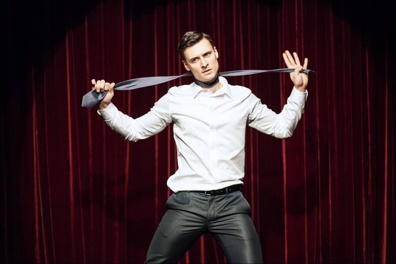 „Klaps! 50 twarzy Greya” Teatru Polonia wraca do Częstochowy. Mamy podwójne zaproszenie [KONKURS]
